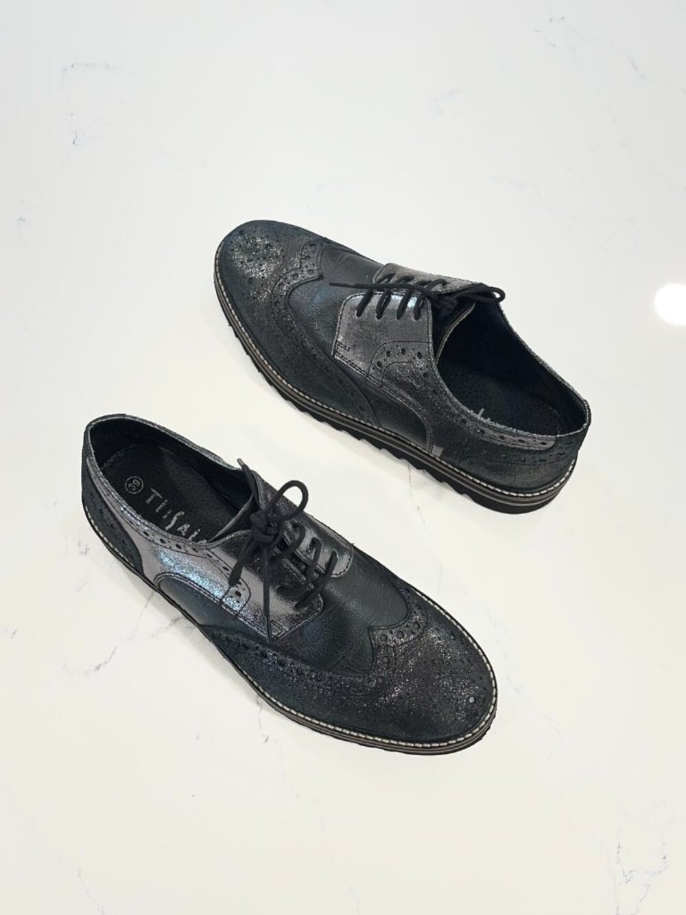 Tilsaia Women's Saddle Silver/Black leather lace Shoes Size 39 / 8.5 US
